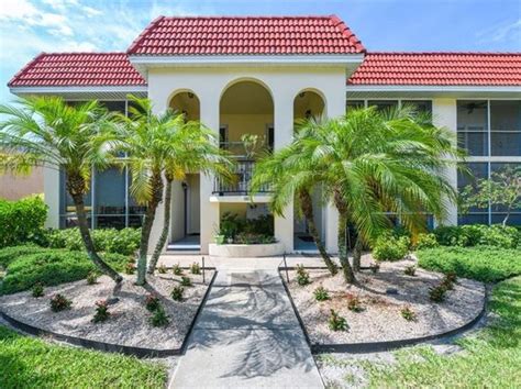 This home last sold for $214,100 in April 1995. . Zillow siesta key